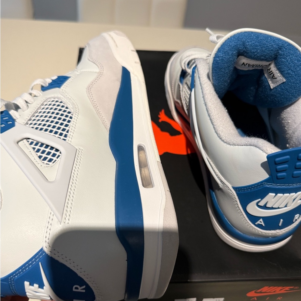 Jordan 4 Retro - Picture 6 of 6